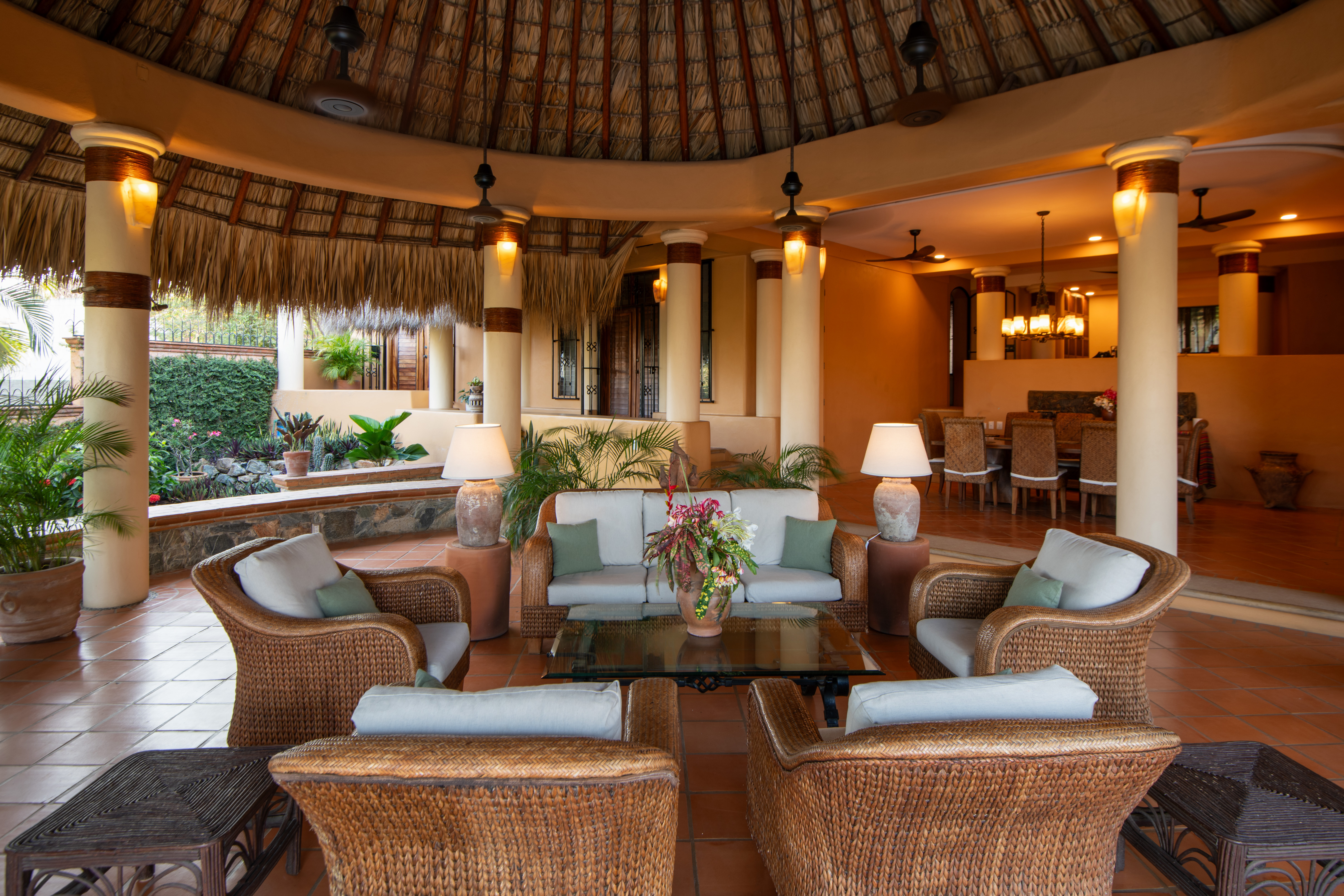 Großzügige 4-Schlafzimmer Villa mit Pool & Meerblick in La Punta