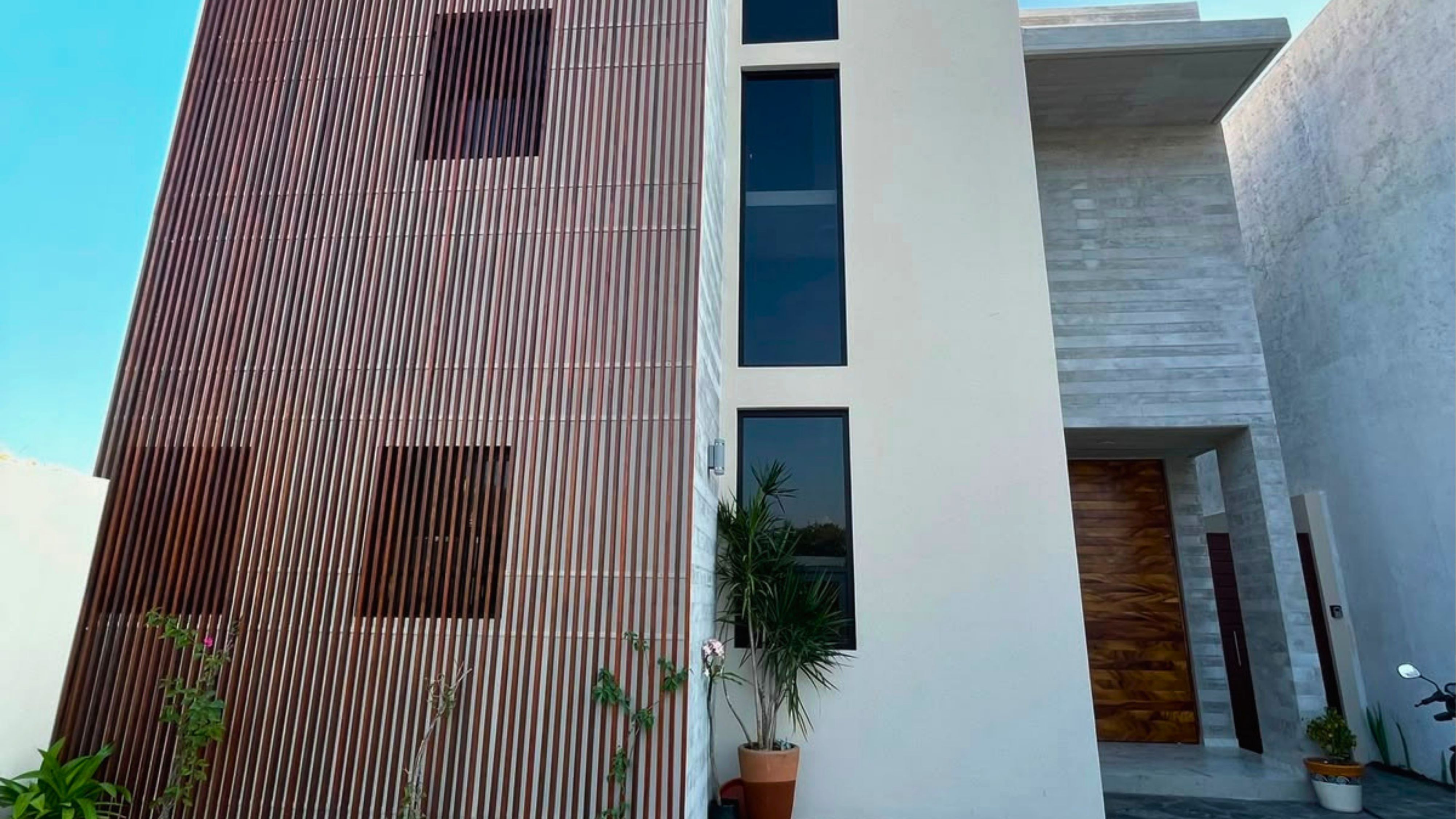 Modernes House mit eigenem Pool, 10 Minuten zu Fuß vom Strand 