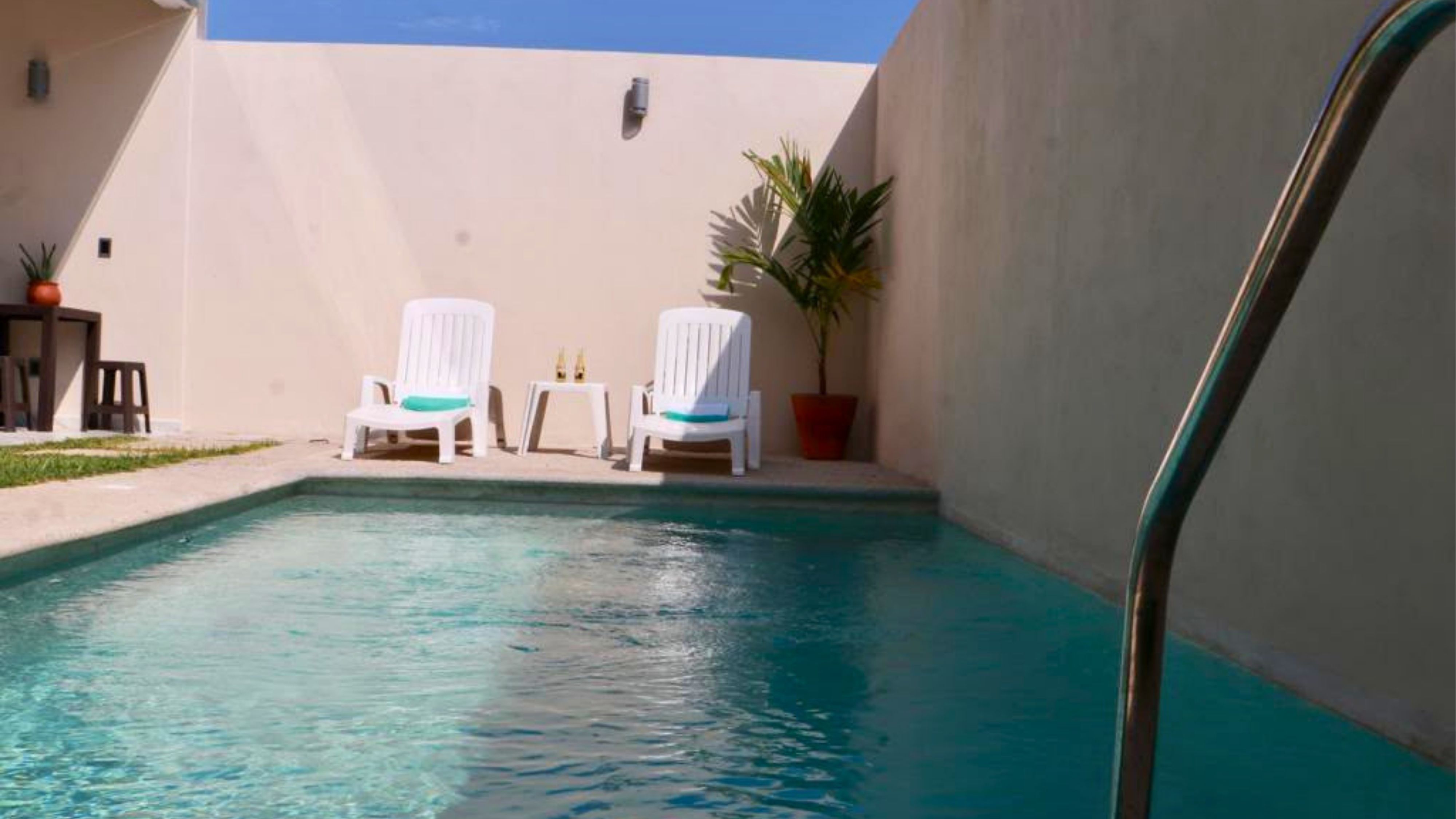 Modernes House mit eigenem Pool, 10 Minuten zu Fuß vom Strand 