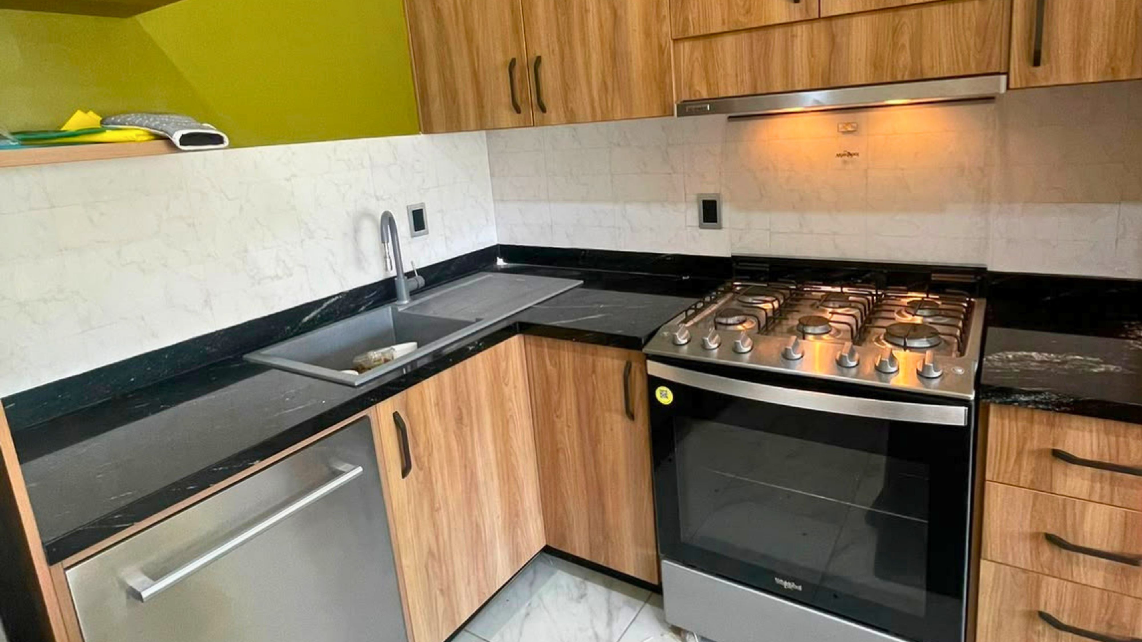 Modernes House mit eigenem Pool, 10 Minuten zu Fuß vom Strand 