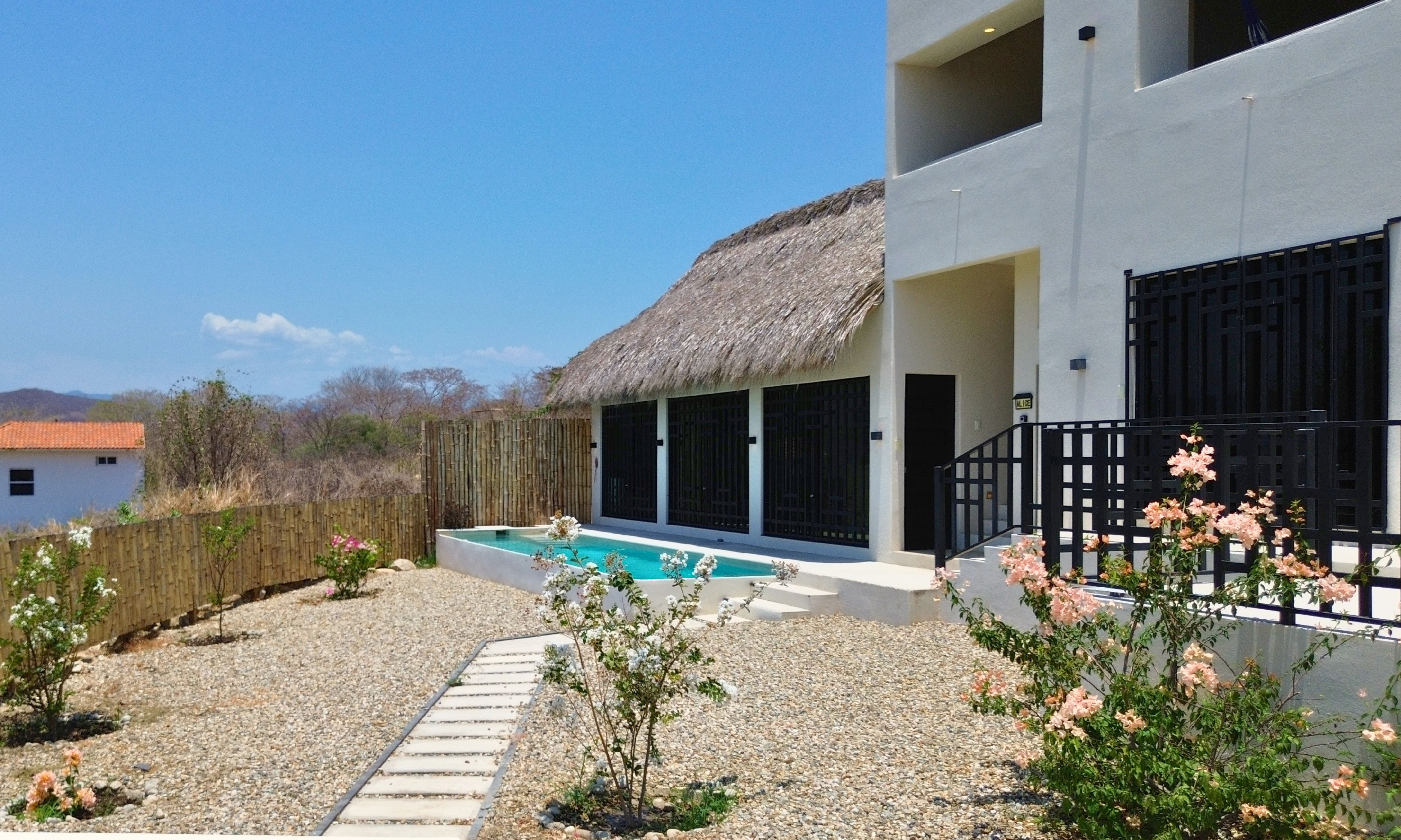 Casa Alice | Luxus Eco Villa mit Pool & Meerblick